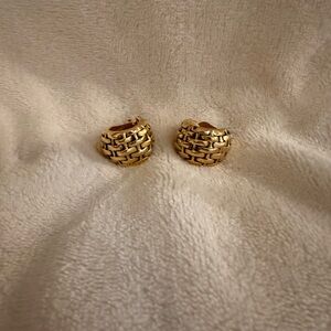 Vintage Earrings Ear Clips gold tone Weave Look 1.1oz/0 7/8x0 5/8in